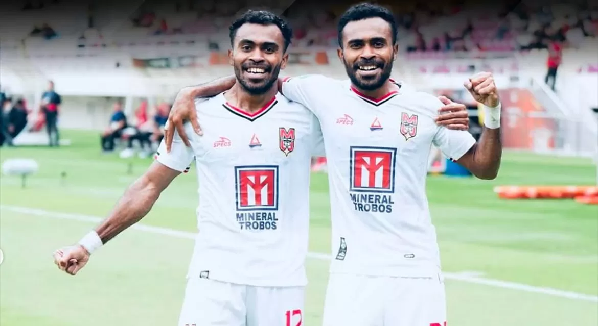 Duo Papua, Yance Sayuri dan Yakob Sayuri menjadi korban ujaran rasis setelah tim mereka, Malut United sukses mengalahkan tim tamu Persib Bandung 1-0 beberapa waktu lalu.&nbsp; (INSTAGRAM/YAKOB SAYURI)