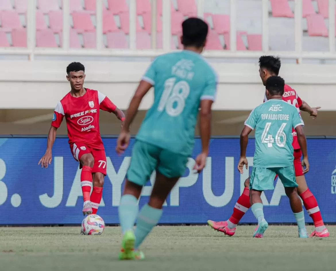 PSBS Biak mejamu Persis Solo dalam lanjutan Liga 1 musim ini. Kedua tim bersua di Stadion Lukas Enembe Sentani, Jayapura, Papua pada Minggu, 11 Mei 2025. (Instagram Persis Solo)