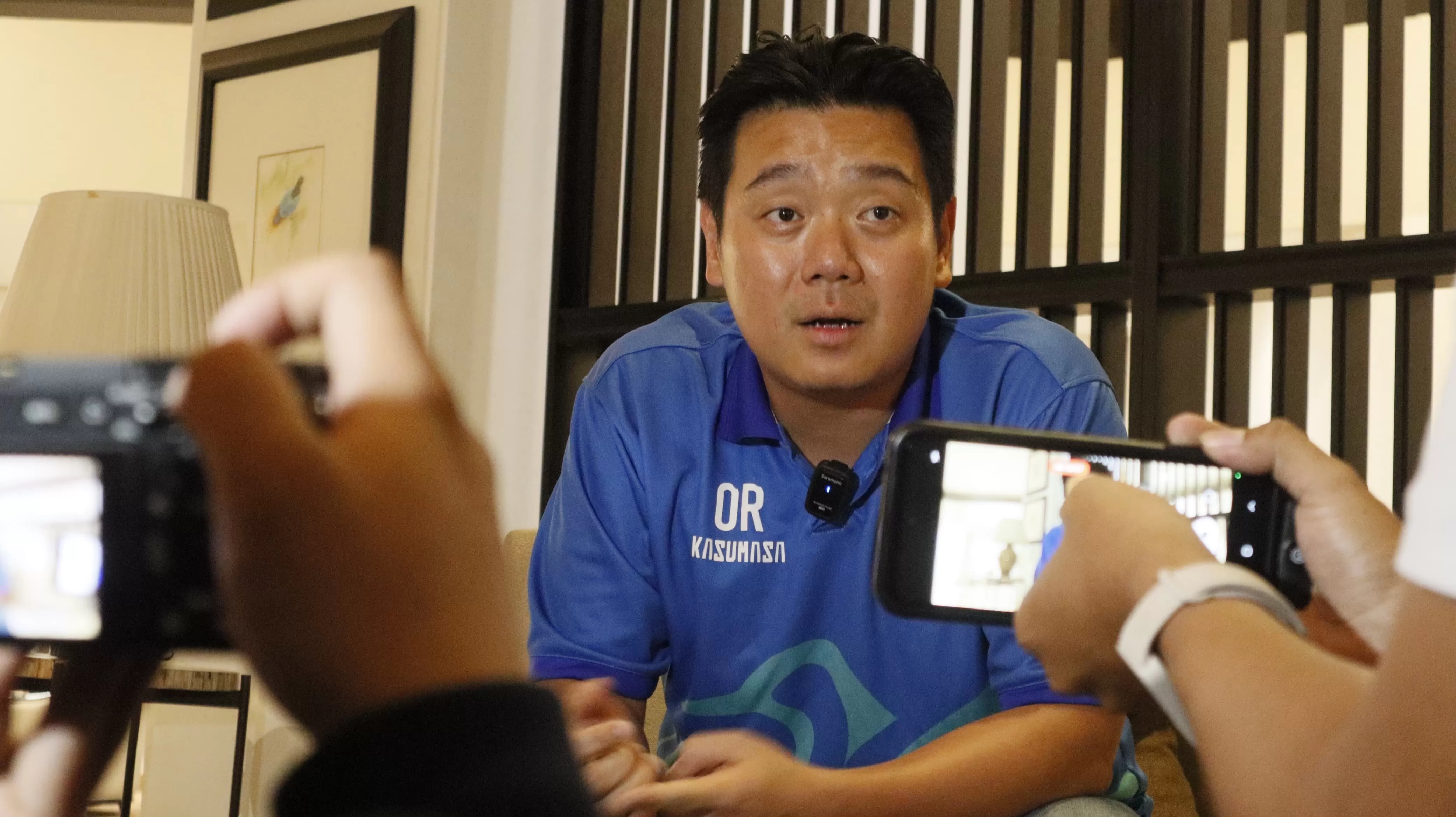 Owner PSBS Biak, Owen Rahadiyan, saat diwawancara pada Minggu 18 Mei 2025. (CENDERAWASIH POS/ERIANTO)