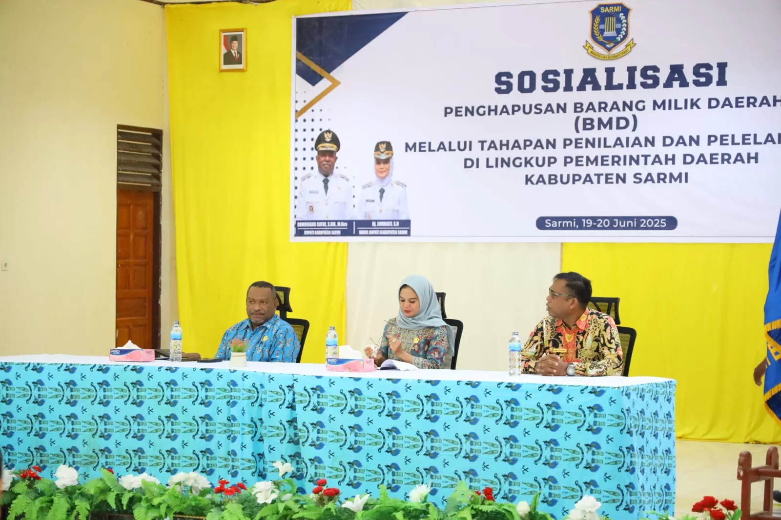 Wabup Sarmi saat membuka sosialisasi penghapusan Barang Milik Daerah, Jumat (20/6). foto: MBOIK/ceposonline.com