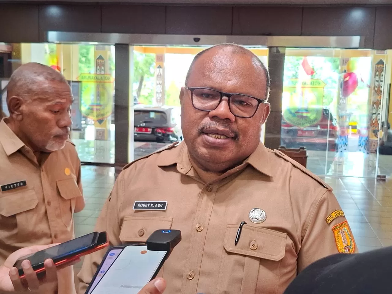 Kepala Bapenda Kota Jayapura, Robby Awi. (CEPOSONLINE.COM/HANS PALEN).