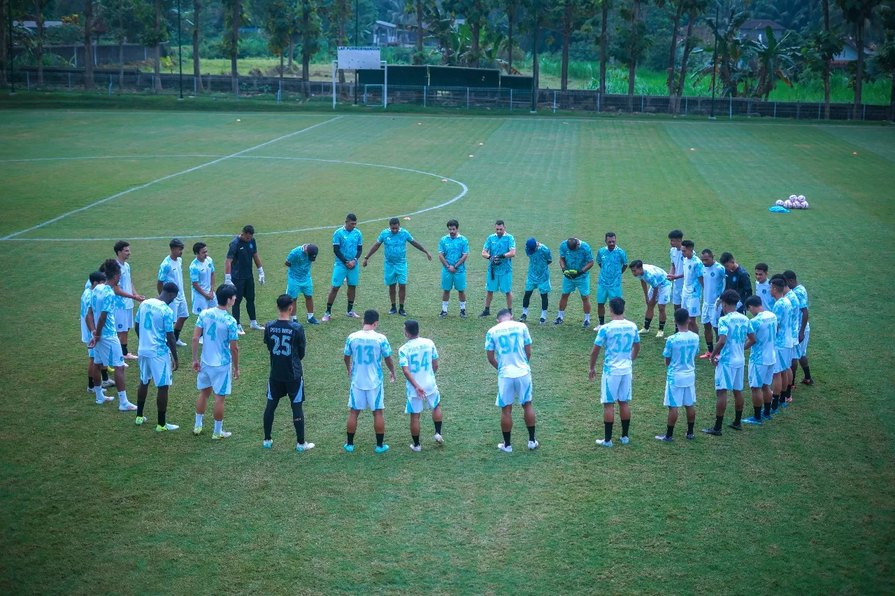 Latihan perdana PSBS Biak di Yogyakarta. (PSBS Biak)