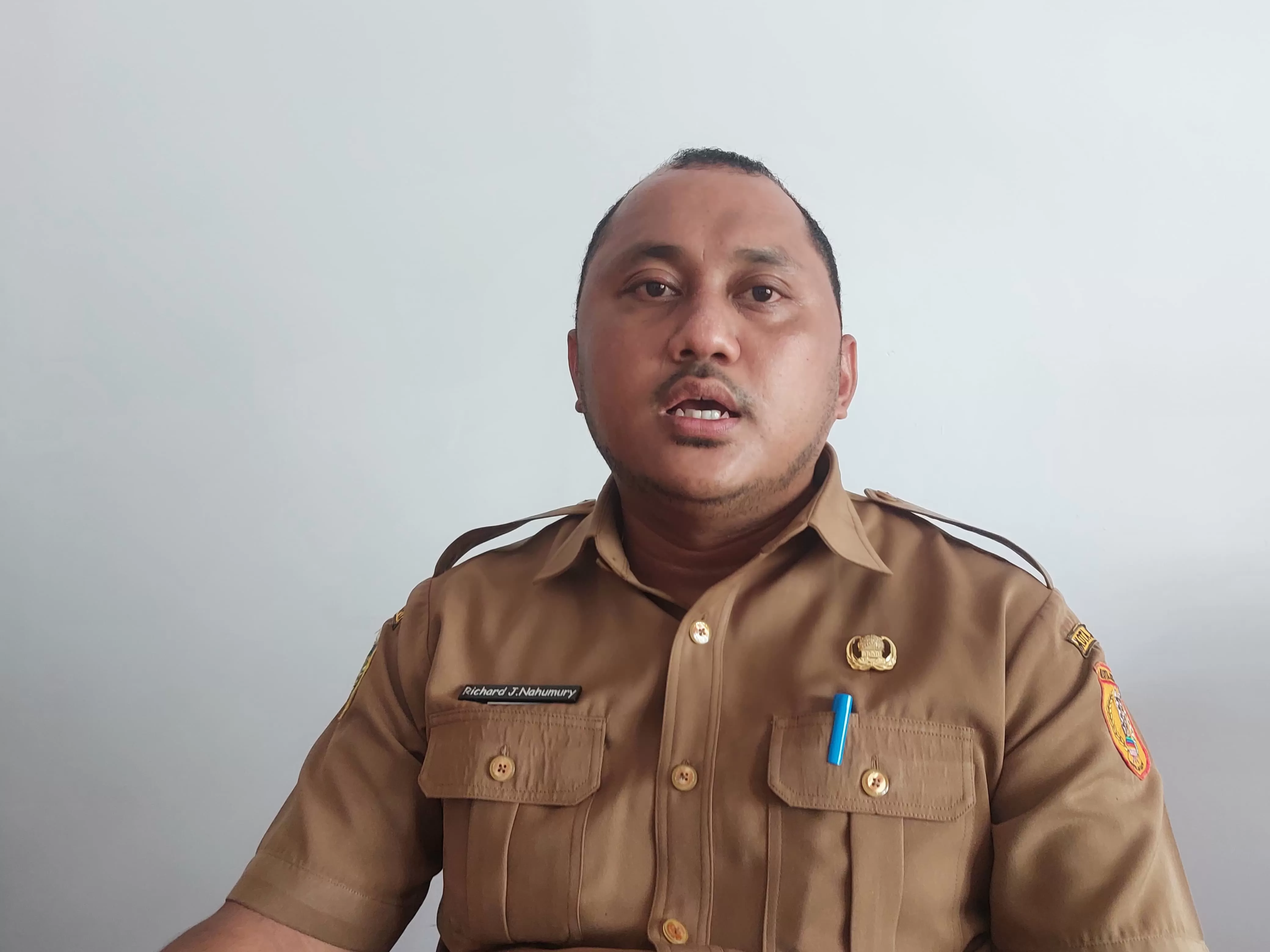 Plt. Kepala Dinas Pariwisata Kota Jayapura, Richard J. Nahumury. (CEPOSONLINE.COM/HANS PALEN).