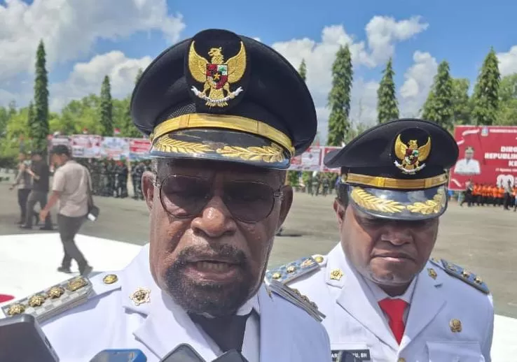 Bupati Jayapura Yunus Wonda didampingi Wakilnya Haris Richard S.Yocku  (CEPOSONLINE.COM/ISTIMEWA)