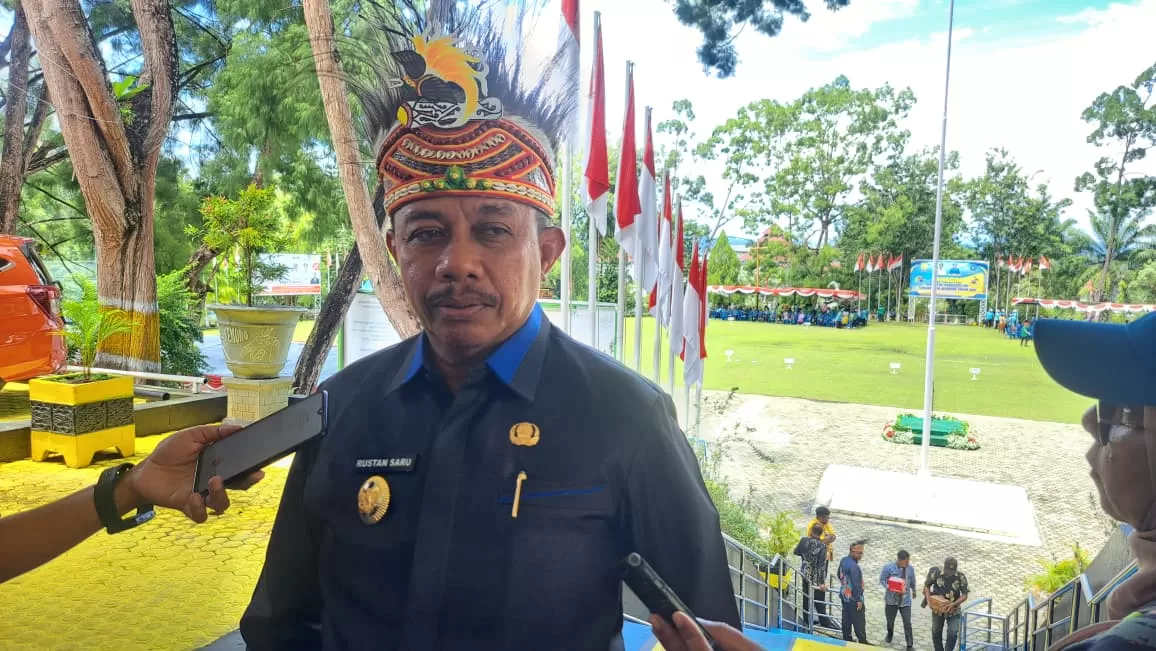 Wakil Wali Kota Jayapura, Rustan Saru saat dikonfirmasi di kantor wali kota, Rabu (28/8/2025.(CEPOSONLINE.COM/TAKIM).