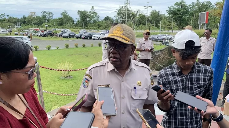 Kepala Bidang PBB-P2 Bapenda Kabupaten Mimika, Hendrikus Setitit. (Foto: Cenderawasih Pos/Moh. Wahyu Welerubun).