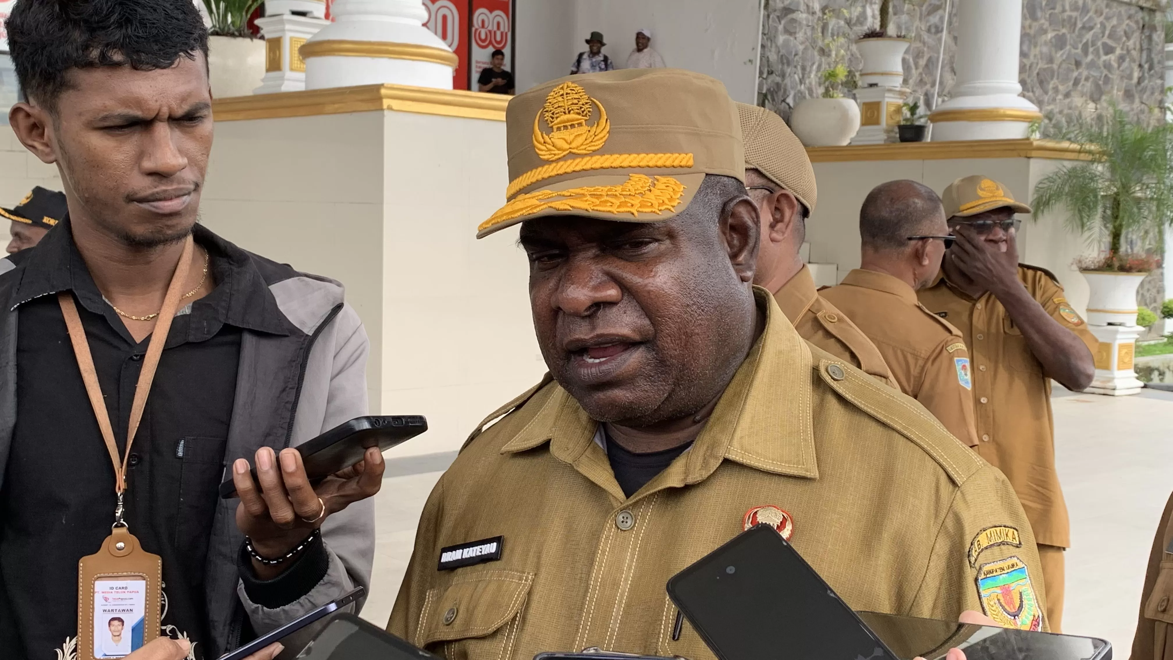 Penjabat (Pj) Sekretaris Daerah (Sekda) Kabupaten Mimika, Abraham Kateyau. (CENDERAWASIH POS/WAHYU WELERUBUN)