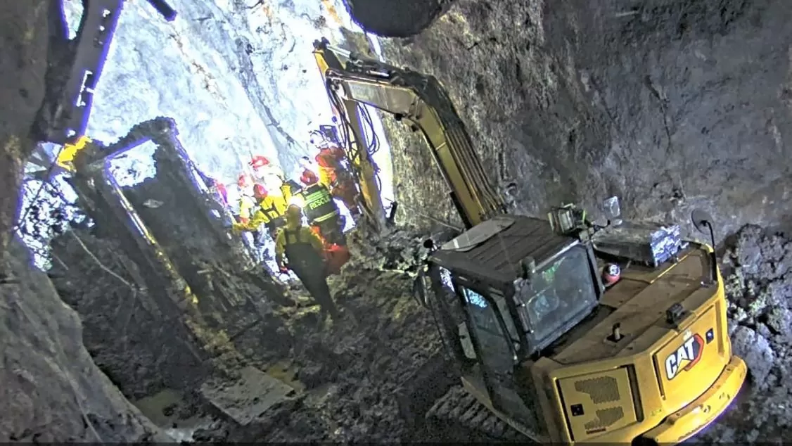 Tim Tanggap Darurat PT Freeport Indonesia (PTFI) pada hari ini, Minggu, 5 Oktober 2025, telah menemukan dan mengevakuasi 3 (tiga) jenazah rekan kerja dari lokasi insiden luncuran material basah.