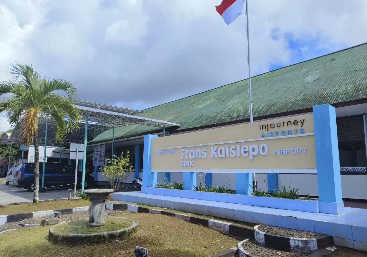 Bandara Frans Kaisiepo Biak. (CENDERAWASIH POS/ISMAIL)