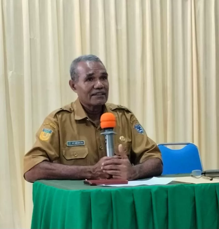 Kepala Inspektorat kabupaten Sarmi dalam memberikan keterangan tentang kedisiplinan Apel Bersama ASN di lingkup Pemerintah Kabupaten SARMI Rabu(8/9/2025) (CEPOSONLINE.COM/VICKY AMBANI) 