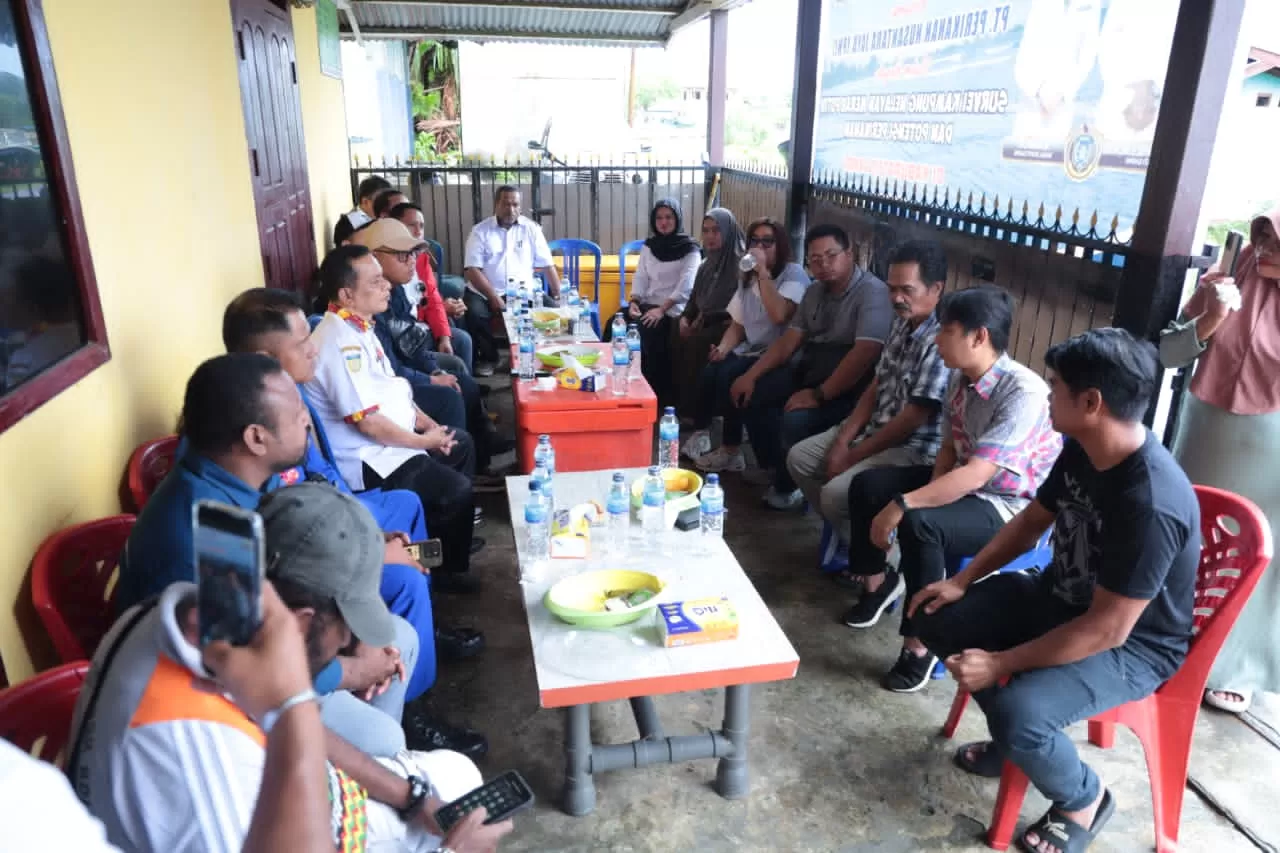 Pertemuan Pemda Sarmi bersama masyarakat dan tim KKP di Sarmi, Rabu (15/10/2025). (CEPOSONLINE.COM/PEMDA SARMI).