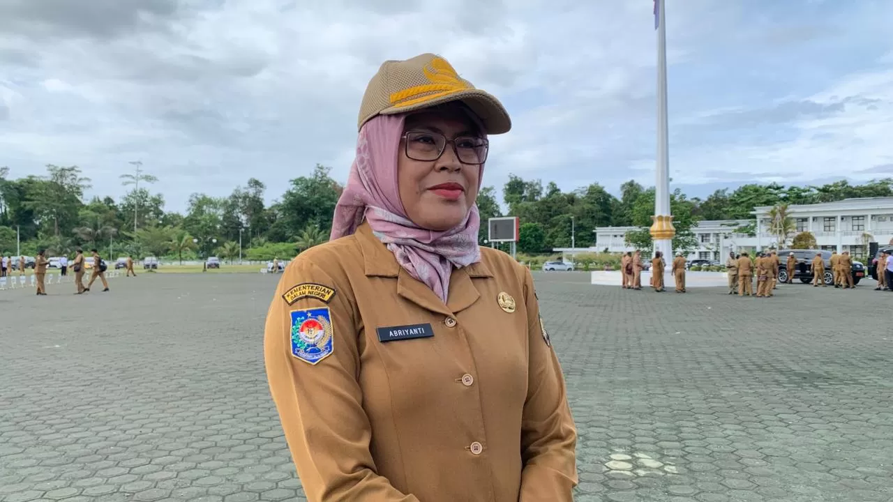 Plt. Kepala Dinas Perumahan, Kawasan Permukiman dan Pertanahan Kabupaten Mimika, Abriyanti Nuhuyanan. (Cenderawasih Pos/Moh. Wahyu Welerubun).