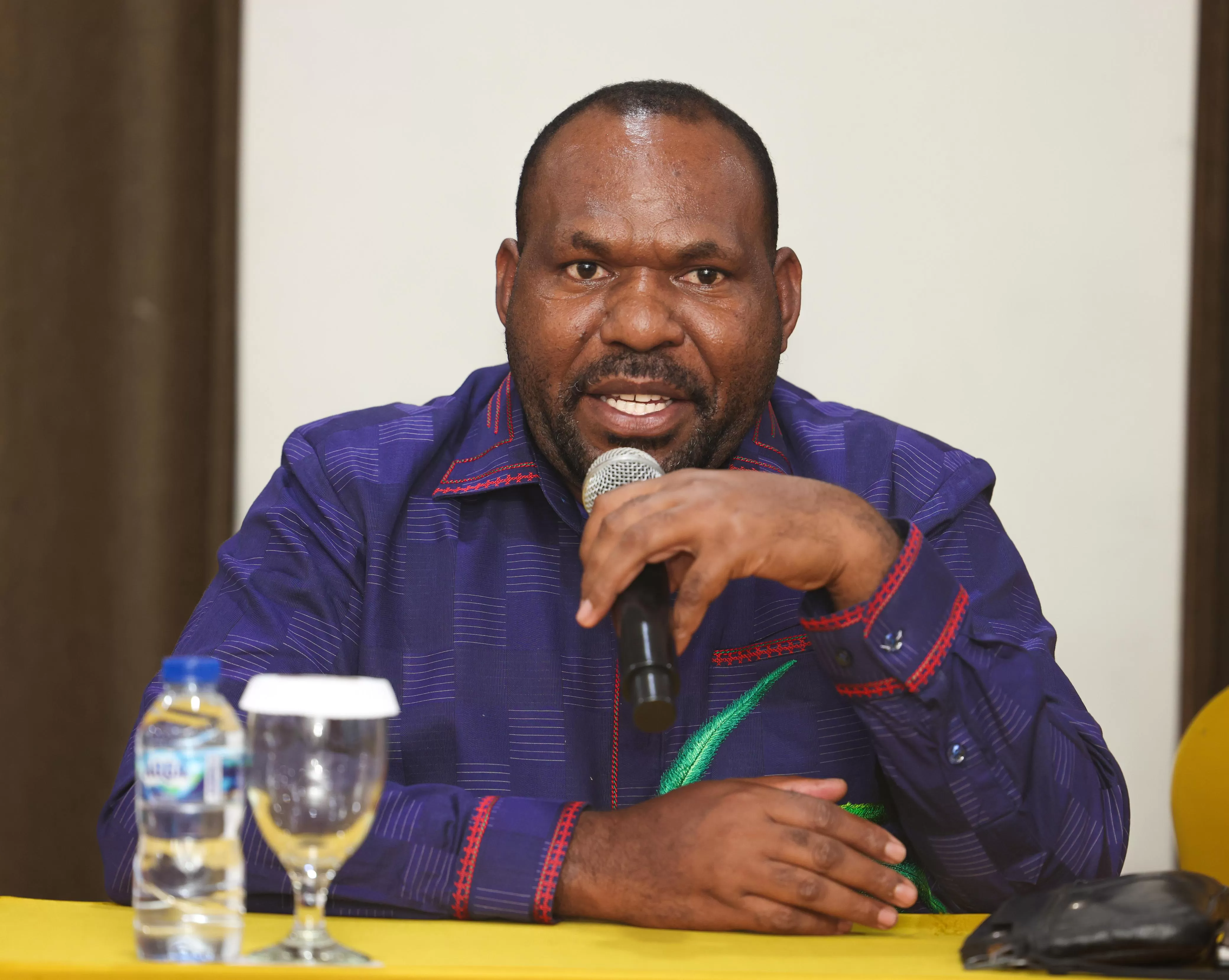 Bupati Intan Jaya, Aner Maisini. (CEPOSONLINE.COM/THERESIA F. TEKEGE)