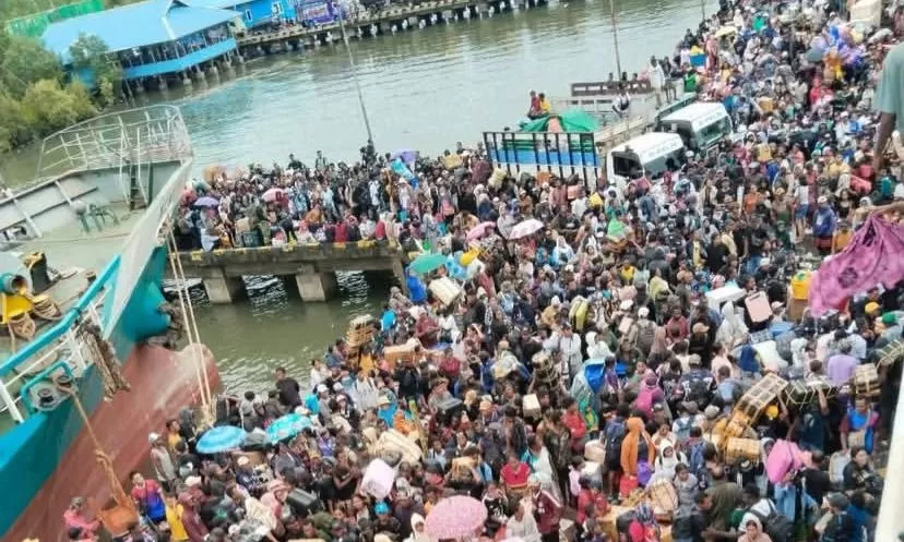 Suasana pelabuhan Poumako saat puncak arus mudik pada Jumat, 12 Desember 2025. (Dok pribadi)