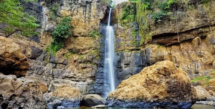Curug Cimarinjung yang juga dikenal masyarakat sebagai Curug Goong