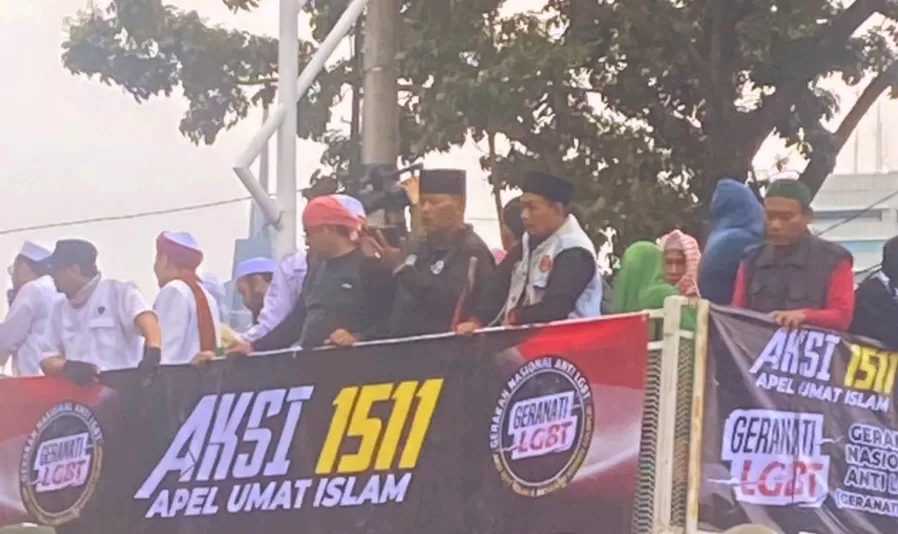 Aksi penolakan Konser Coldplay di Jakarta