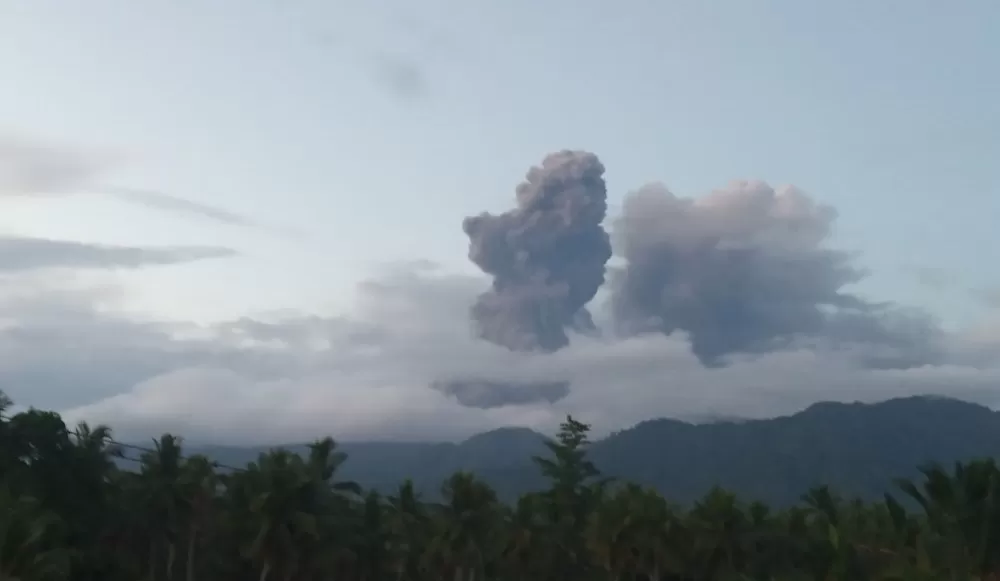 Kondisi Gunung Dukono Halmahera hari ini masih Erupsi  (Rudi Imelda - PVMBG )