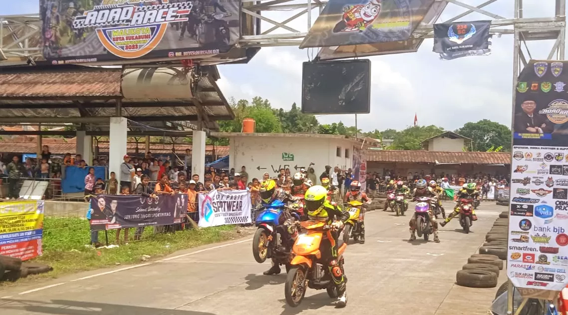 Kejuaraan Balap Motor Walikota Cup Sukabumi Championship 2023  di Sirkuit Semi Permanen Terminal C Sukabumi  (Rapik Utama - TatarMedia.ID)