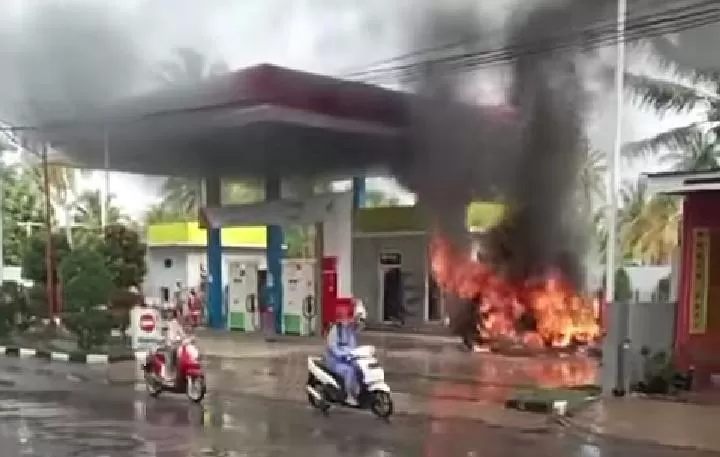 Kebakaran SPBU Kandangsapi Cianjur  (TatarMedia.ID - Rudi Imelda)