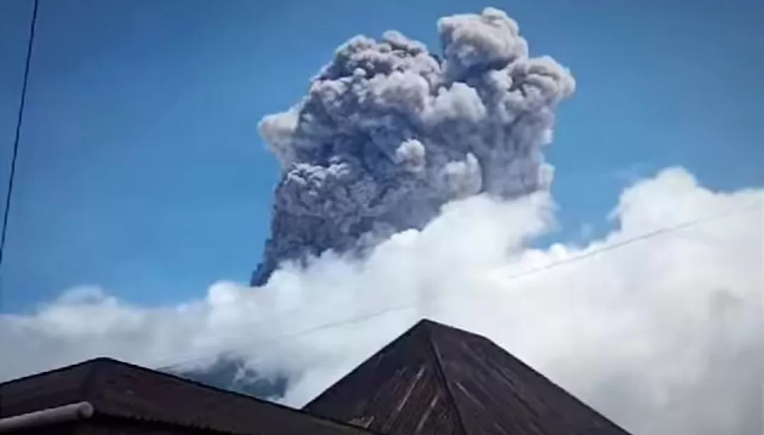 Bandara Internasional Minangkabau Kembali Dibuka setelah sebelumnya  ditutup akibat Erupsi Gunung Marapi  (Foto : Tekkadai Laily Culaik)