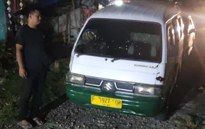 Mobil pelaku penganiayaan wanita di jalan Sukabumi - Palabuhanratu diamankan Polisi (TatarMedia.ID - Rudi Imelda)