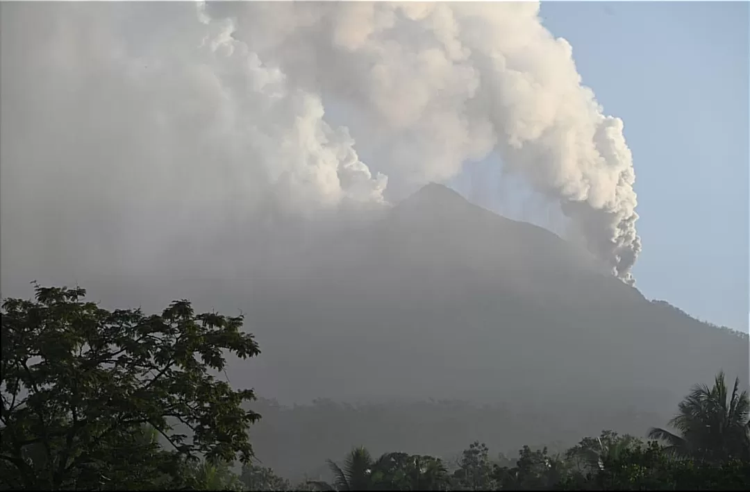 Naik jadi status Siaga inilah pantauan satu bulan terakhir Gunung Lewotobi Lakilaki NTT (TatarMedia.ID - PVMBG)