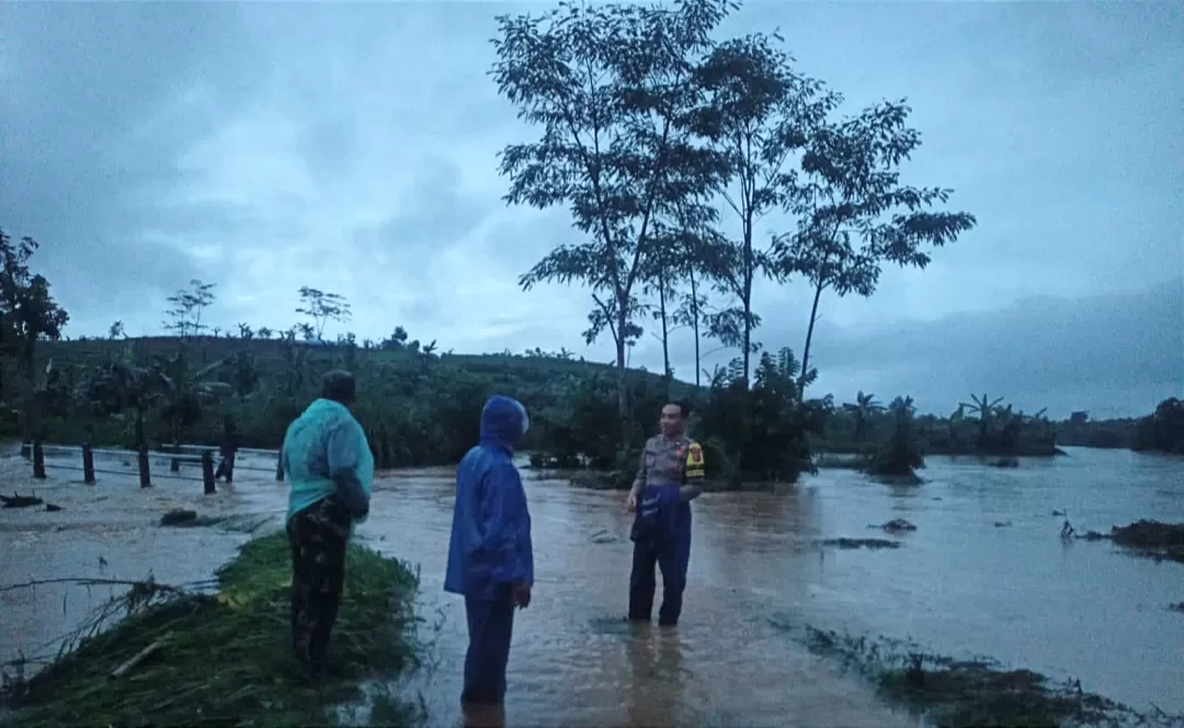 Banjir akibat luapan Sungai Cigarewol rendam 50 HA Lahan Pertanian (TatarNedia.ID - M Afnan)