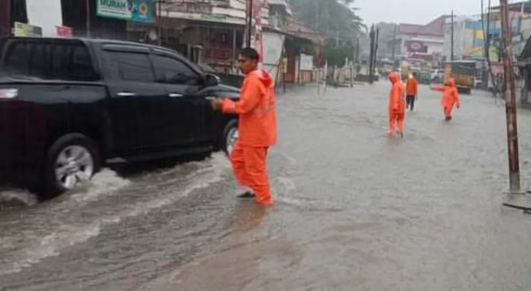 Banjir terjang Kota Pangkal Pinang, Bangka Belitung tidak hanya karena hujan namun juga luapan air laut (Dok : BPBD)