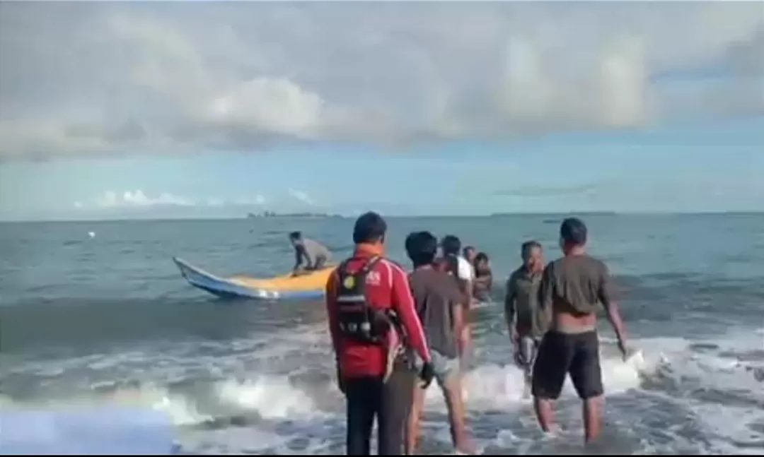 5 hari terombang-ambing di lautan setelah Perahu terbalik Nelayan  asal Longkoga Timur, Kecamatan Bualemo, Kabupaten Banggai, berhasil selamat (TatarMedia.ID - Rudi Imelda )
