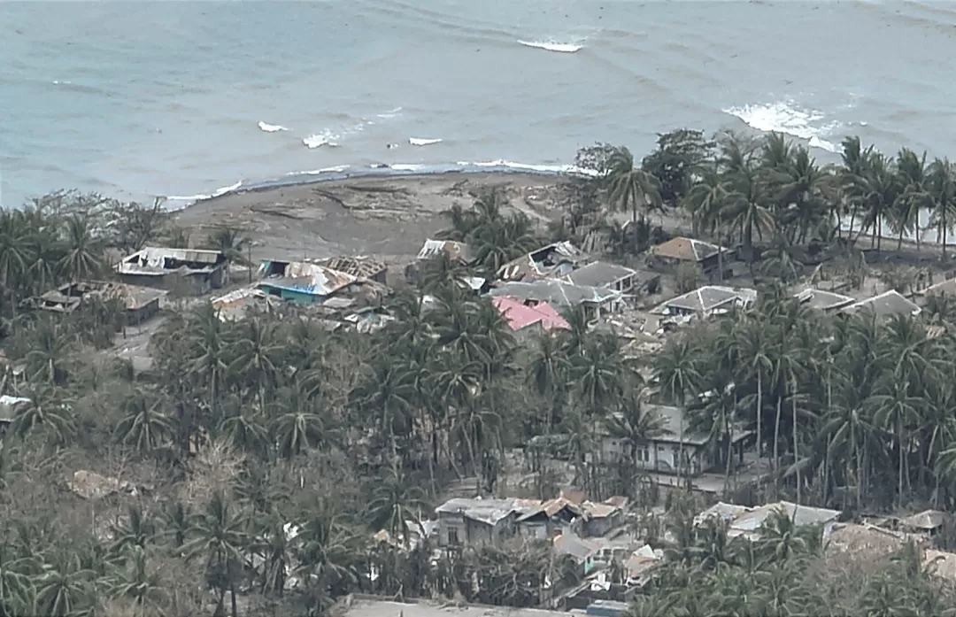 Sejumlah desa di pulau Tagulandang tertutup abu letusan Gunung Ruang, Jumat 20 April 2024 (Dok : Basarnas)