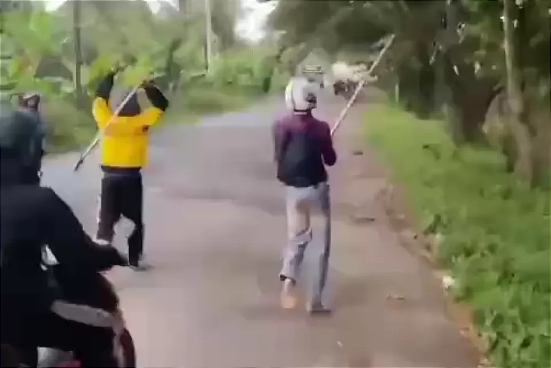 Duel berdarah antar kubu pelajar di Palabuhanratu Sukabumi  (Tangkapan Layar)