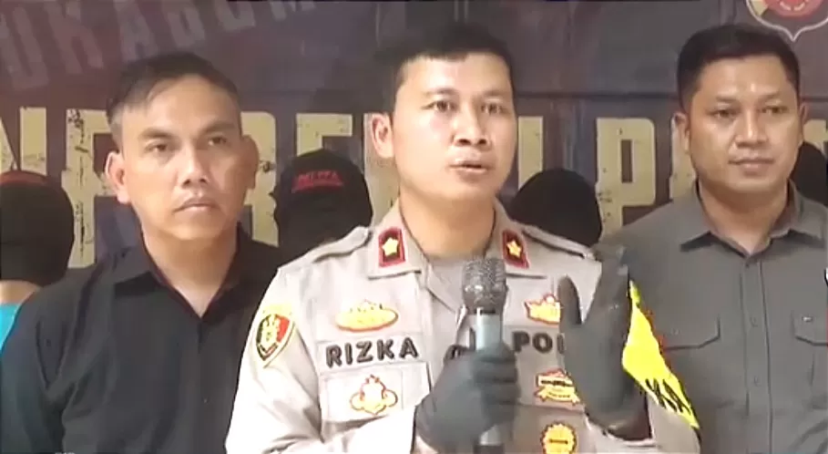 Wakapolres Sukabumi Rizka Fadhila Ungkap kasus duel pelajar  di Cikembar (TatarMedia.ID - Rudi Imelda )