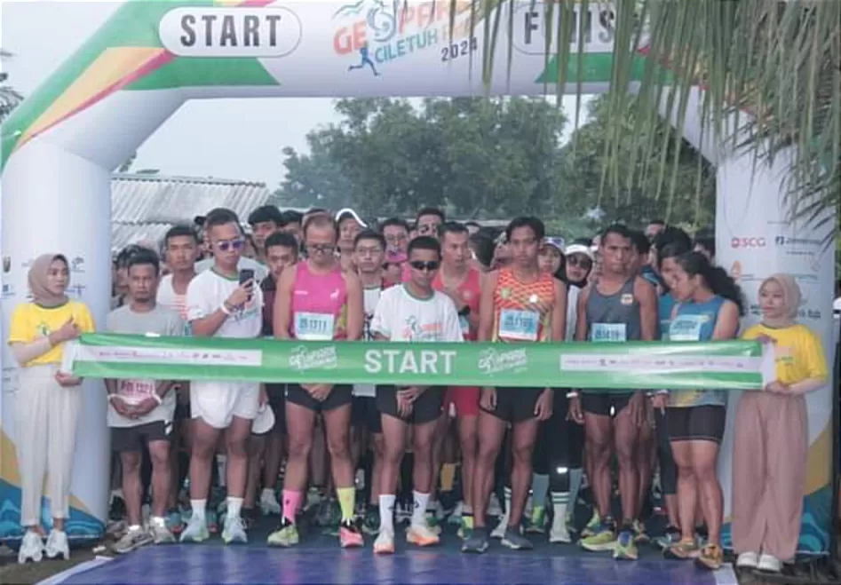Geopark Ciletuh Run 2024 di kawasan Pantai Palangpang, Desa Ciwaru, Kecamatan Ciemas, Kabupaten Sukabumi, Jawa Barat (TatarMedia.ID - Rapik Utama)