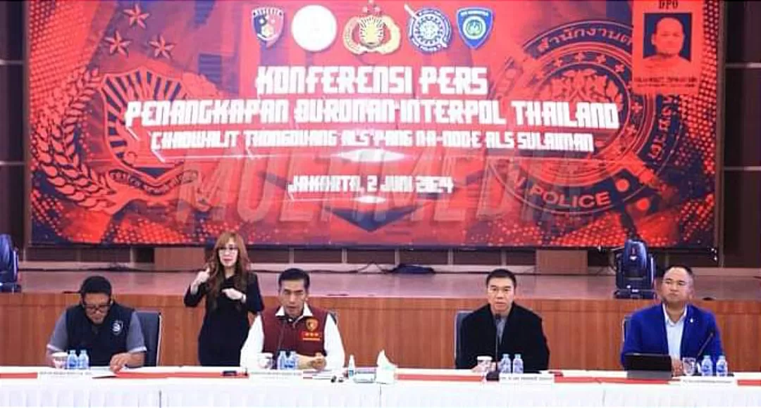 Konferensi pers ungkap kasus penangkapan buronan paling dicari di Thailand yang berhasil ditangkap di Bali Indonesia  (TatarMedia.ID - Rudi Imelda)