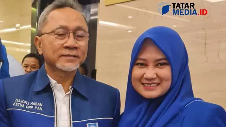 Zulkifli Hasan Ketua DPP PAN dan Rastya Mutiarani Zahra bakal calon Bupati/ Wakil Bupati Sukabumi  (Rapik Utama)
