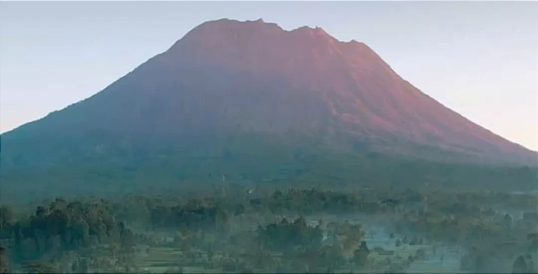2 Pendaki WNA Asal Inggris Terjebak di Gunung Agung Bali (Foto : Ist)