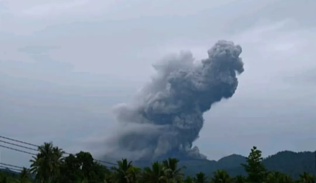 Gunung Dukono Erupsi Tinggi Letusan Abu Vulkanik Mencapai 1200 Meter (PVMBG )