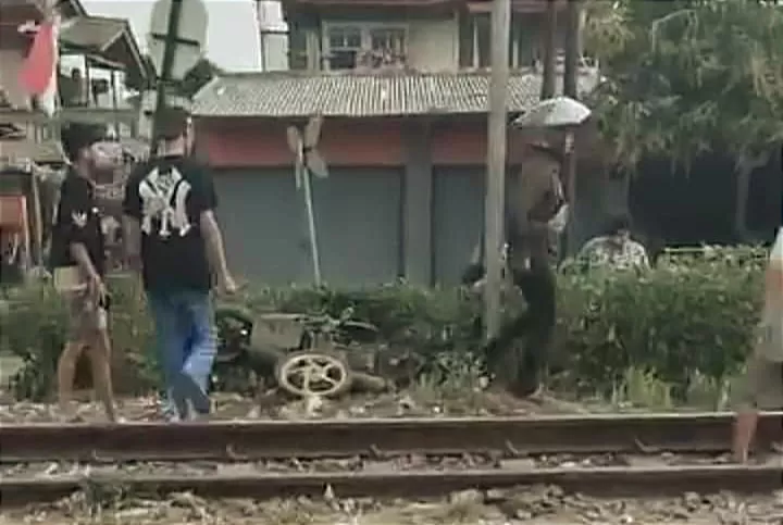 Motor Tertemper Kereta Api Siliwangi di Babakan Bandung Kota Sukabumi  (Mokh Bello - Facebook )