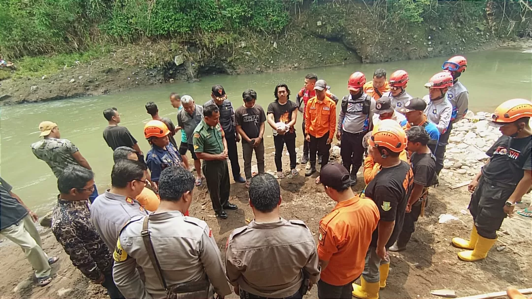 Operasi SAR Pencarian Korban Tenggelam di Sungai Cipelang Sukabumi (Foto  : Istimewa)
