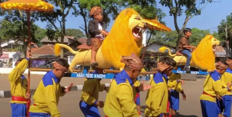 Sisingaan Subang oleh Walkkeun