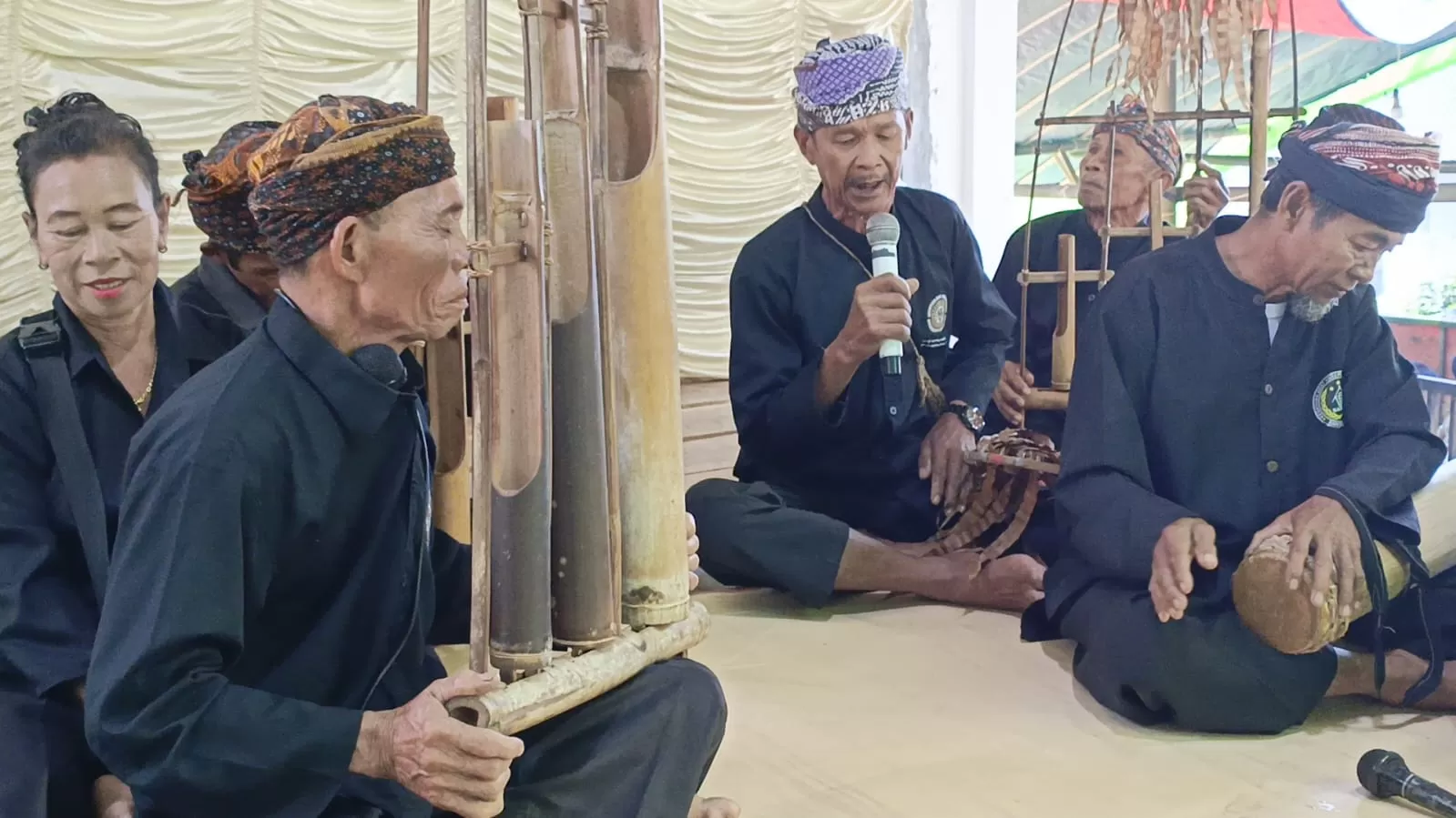 Pangsi Baju Tradisional Budaya Sunda -  TatarMedia.ID/Rapik Utama