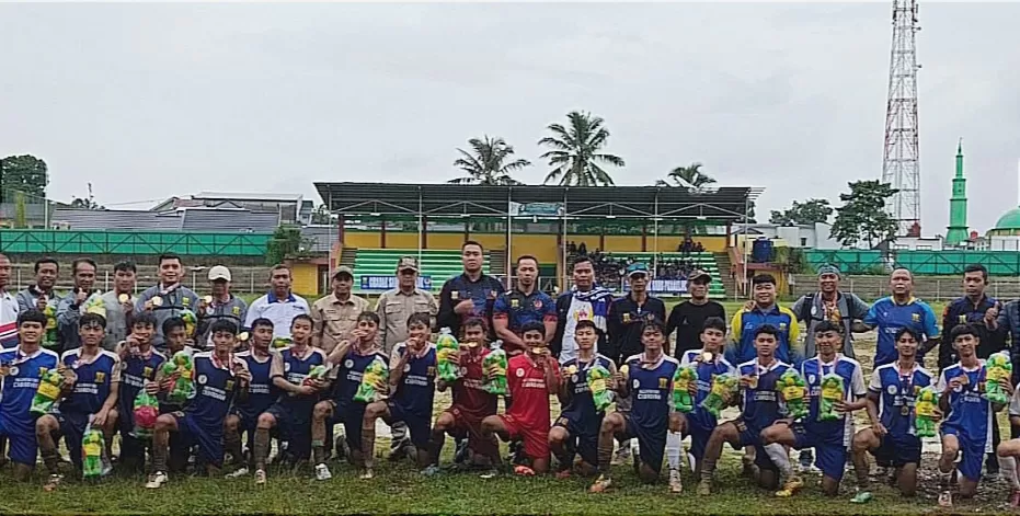 Kesebelasan Cibadak raih medali emas di Porkab Sukabumi 2024 (Foto : Rapik Utama)