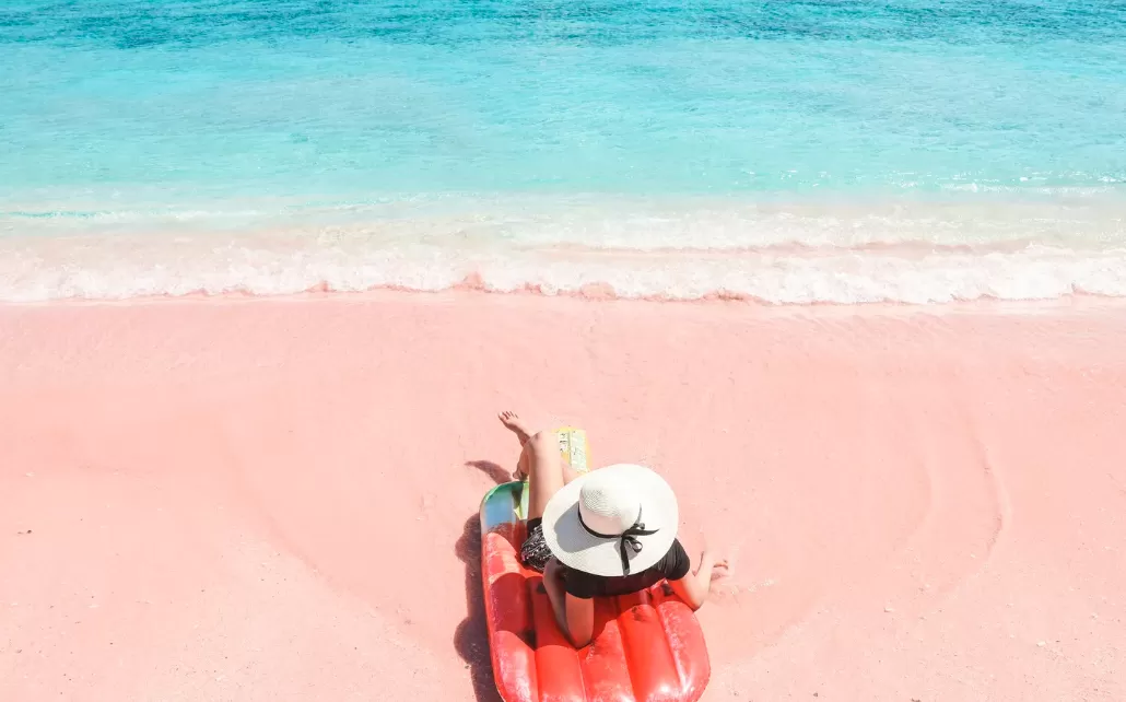 Pink Beach Lombok (Foto : Tiket.com)
