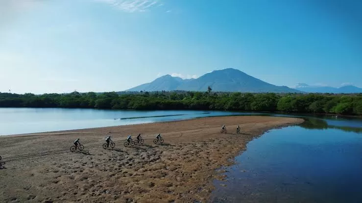 Berbeda dengan yang lain, ini keindahan Pantai Bilik Situbondo Jawa Timur (Instagram) (Puspitawati )