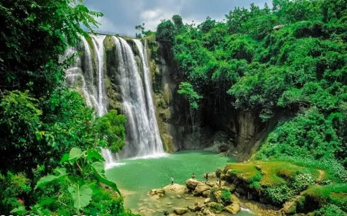Curug eksotis di mana lagi kalo bukan Air Terjun Nglirip Tuban. (Ayo Ning Tuban) (Puspitawati )