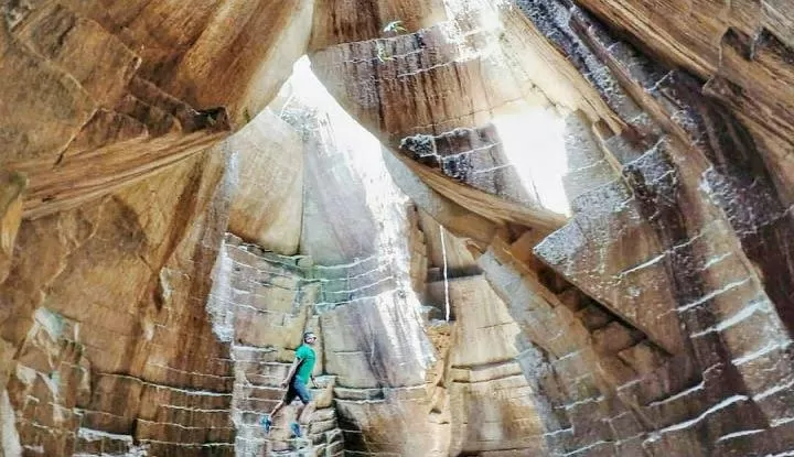 Gua Suci Palang Merupakan Destinasi Memukau Peninggalan Kerajaan Majapahit. (Kode Jatim) (Puspitawati )