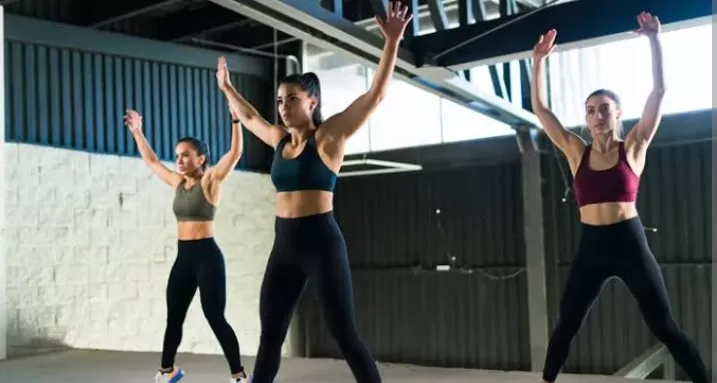 Bagaimana Cara Agar Tetap Menjaga Kesehatan di Tengah Kesibukan? Workout Singkat Jawabannya. (Halodoc) (Puspitawati )