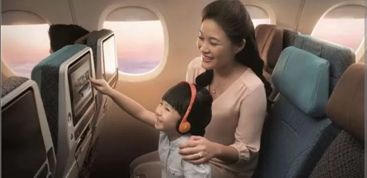 Naik Pesawat Kerap Kali Membuatmu Bosan? Tenang, Kami Memiliki Beberapa Aktivitas Menariknya, Yuk Simak di Sini. (Marketeers.com) (Puspitawati )