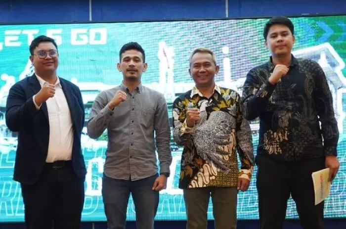 CEO Promedia Agus Sulistriyono (ketiga dari kiri) bersama Dosen Peneliti dan Akademisi Antropologi Sosial FISIP USU Yudhi R. Harahap (kedua dari kiri) dan Gubernur BEM FISIP USU Mahogra Yuda