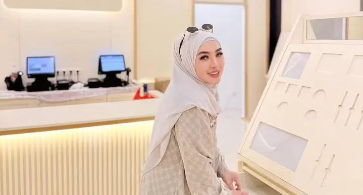 Shella Saukia (Instagram) (Puspitawati )